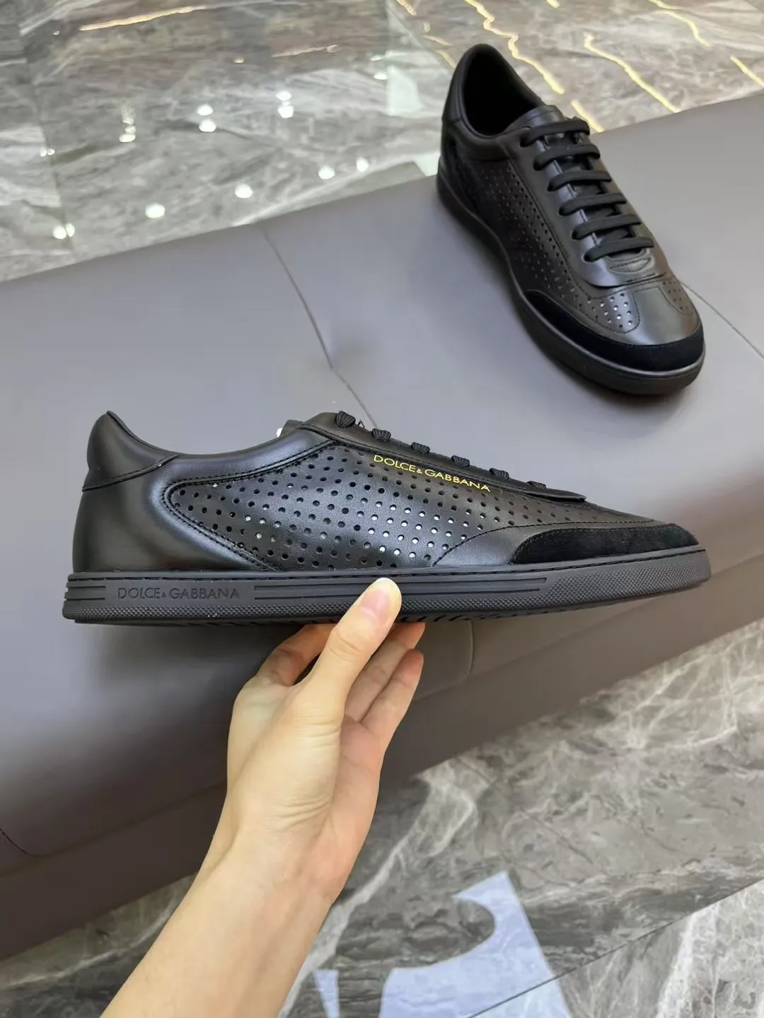 Men's Men's Shoes 💰400 [New Style] 🐝🐝DG—Dolce&G men's calfskin sneakers Portofino Yacht shoes, simple and versatile design, unique saddle leather soles. The Dolce &G logo rear wing is the icing on the cake. Imported cowhide + rubber outsole Size: 39-44 (customized at 38.45)